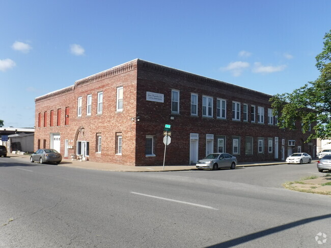 Building Photo - 720 S 9th St