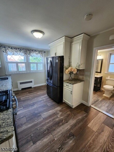 Foto del edificio - 28 Minker Pl