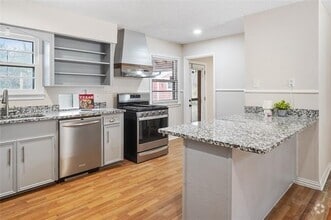 Building Photo - 2711 Santa Cruz Dr