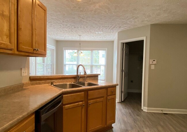 Foto del edificio - NEW LISTING!!!!