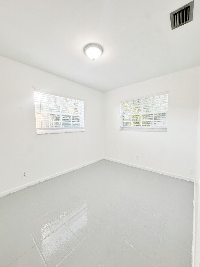 Foto del edificio - 207 Huron Pl