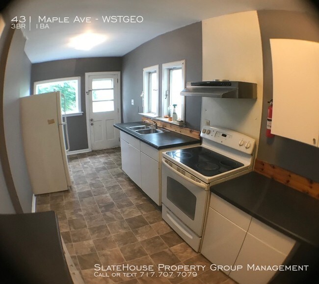 Building Photo - 3 Bedroom with Bonus Room! (Sec 8 Welcome)
