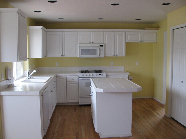 Building Photo - 16525 NW Talkingstick Way