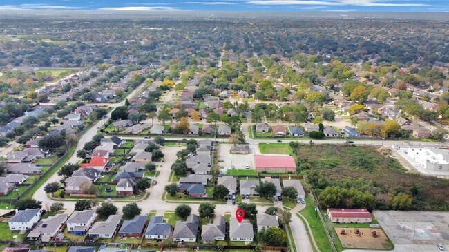 Building Photo - 8211 Gaines Meadow Dr