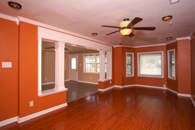 Foto del edificio - 3615 Marymont Dr NW