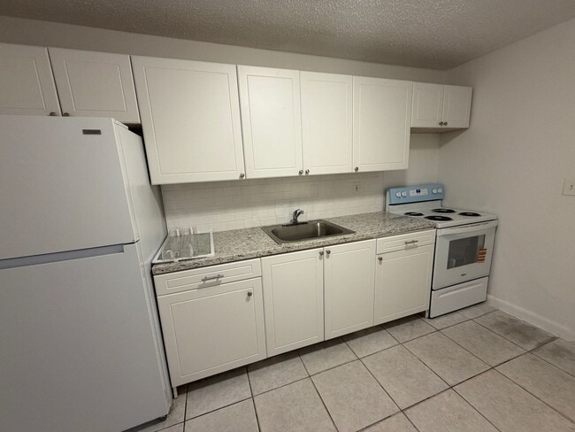 Foto del edificio - 161 NW 43rd Ct