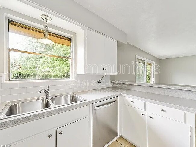 Building Photo - 2930 Wuthering Heights Dr