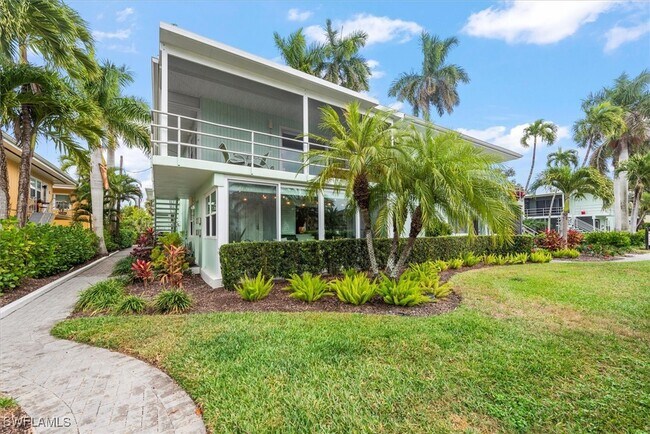 Building Photo - 291A 8th Ave S