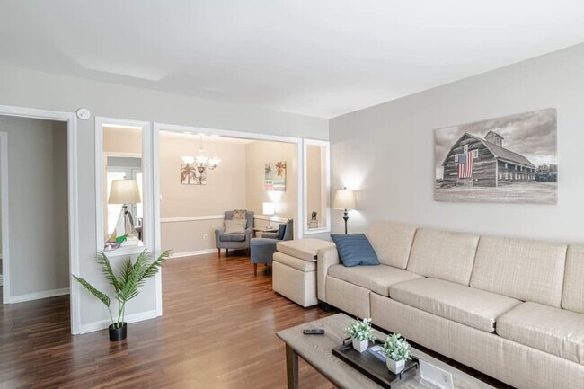 Foto del edificio - 850 Forestwood Dr