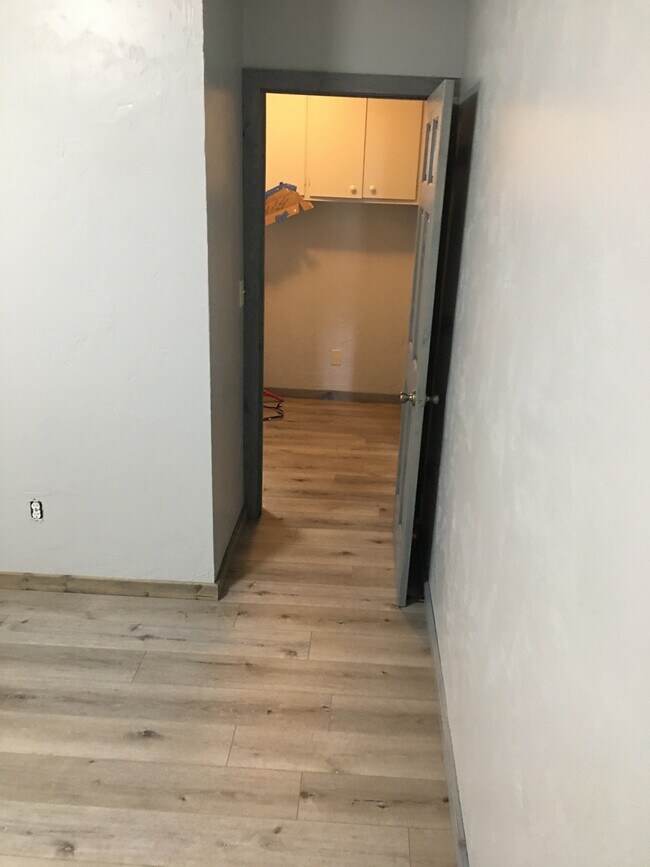 Foto del edificio - 1433 Witzel Ave