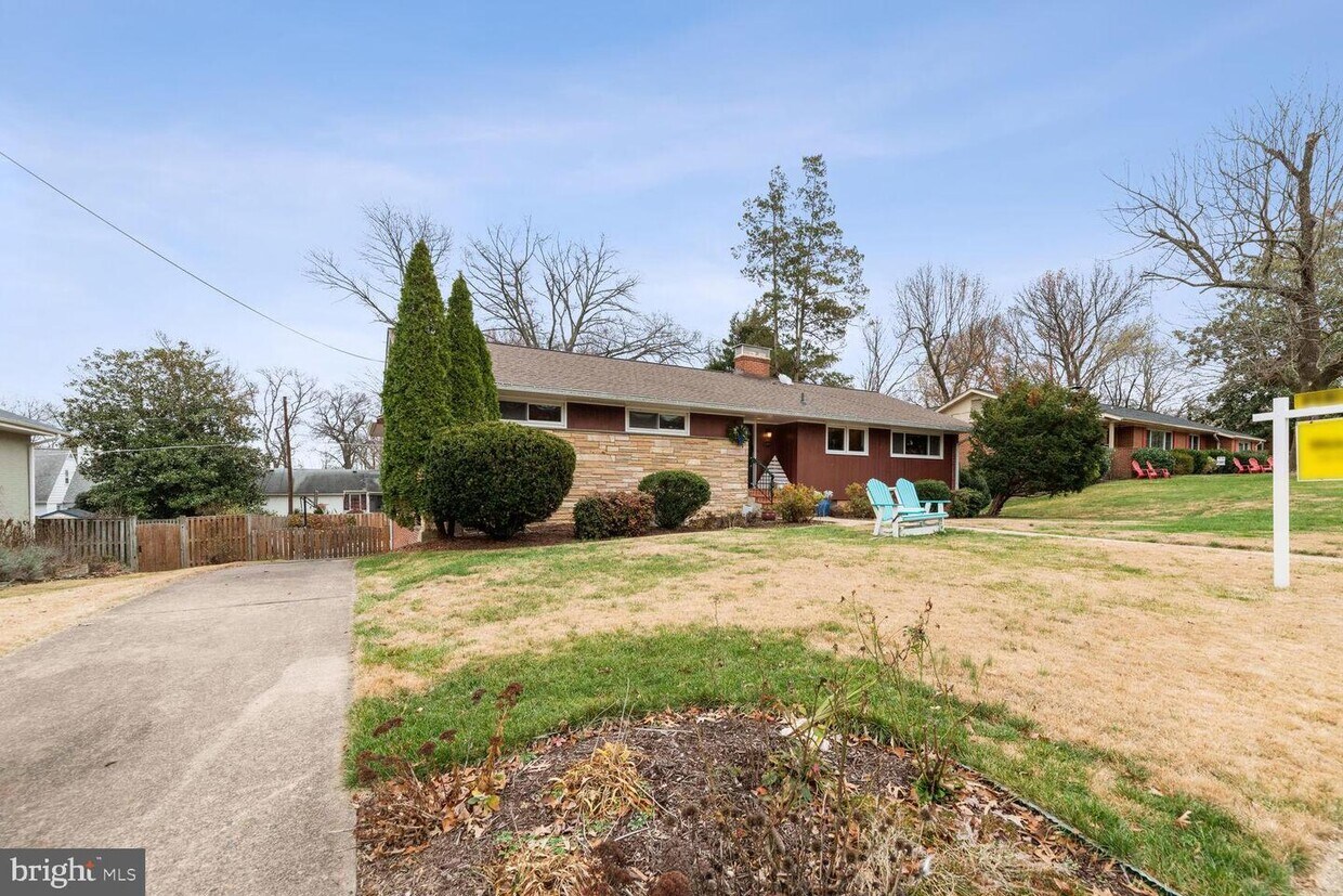 Primary Photo - 6909 Andover Dr
