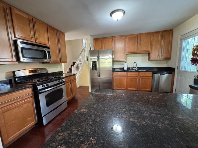 Foto del edificio - 7101 Longmeadow Ln