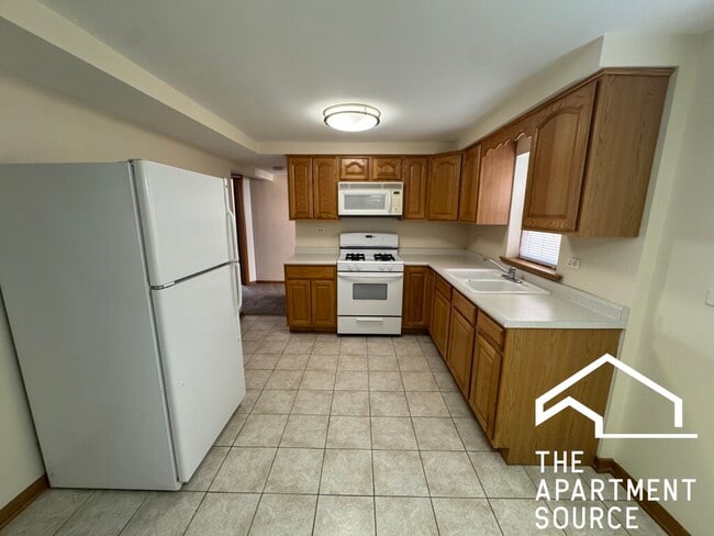 Building Photo - 4752 N Menard Ave