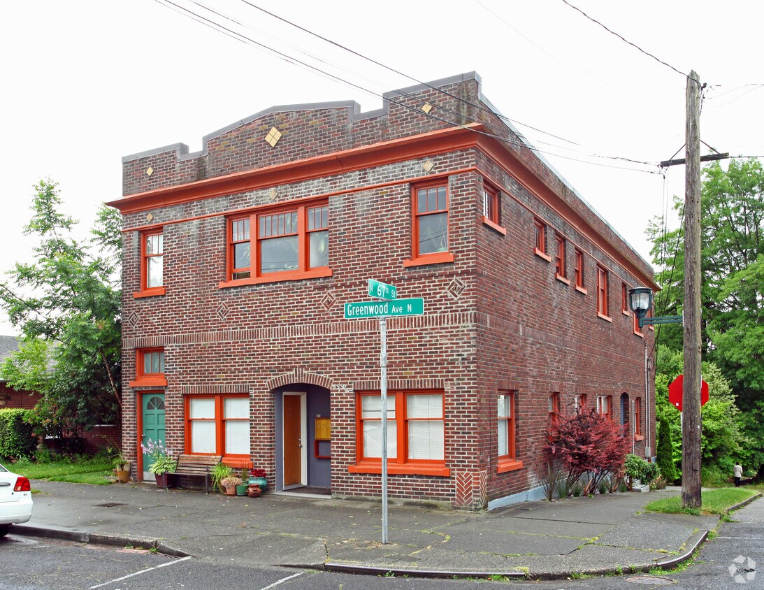 Primary Photo - 6557 Greenwood Ave