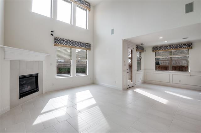 Foto del edificio - 1221 Dakota St