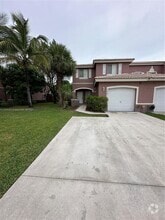 Building Photo - 7001 SW 164th Ct