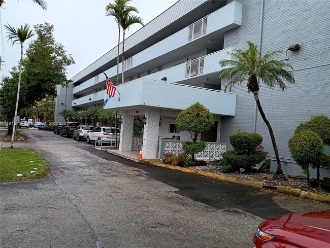Foto del edificio - 3750 NE 170th St