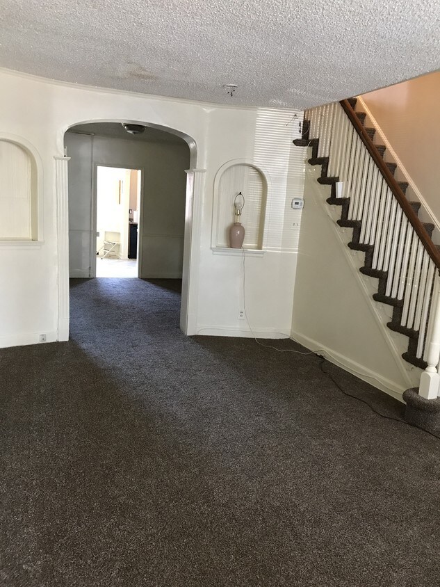 1527 E Tulpehocken St, Philadelphia, PA 19138 House Rental in