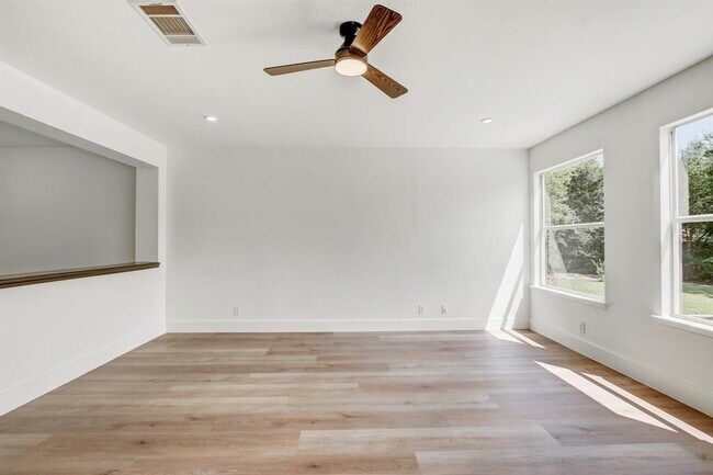 Building Photo - 16803 Bailey Jean Dr
