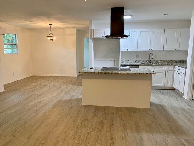 kitchen 2 - 2023 7th Ave E