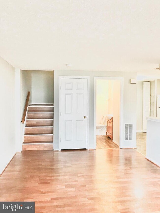 Building Photo - 561 Boysenberry Ln