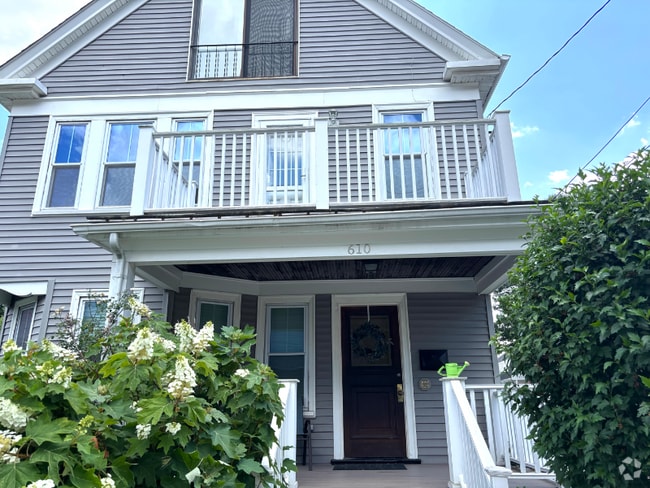 Building Photo - 610 South St