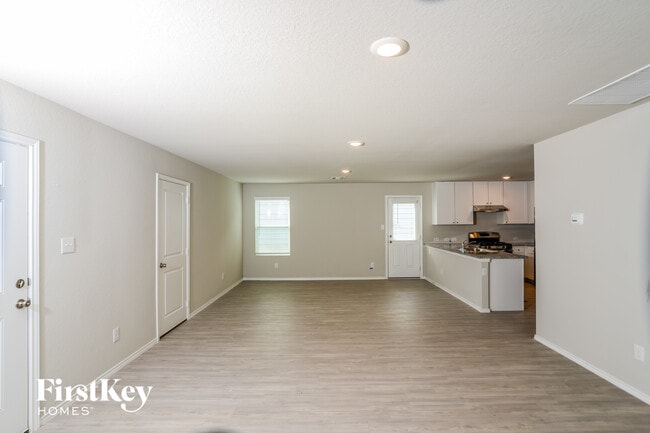 Building Photo - 6445 Cotton Ridge