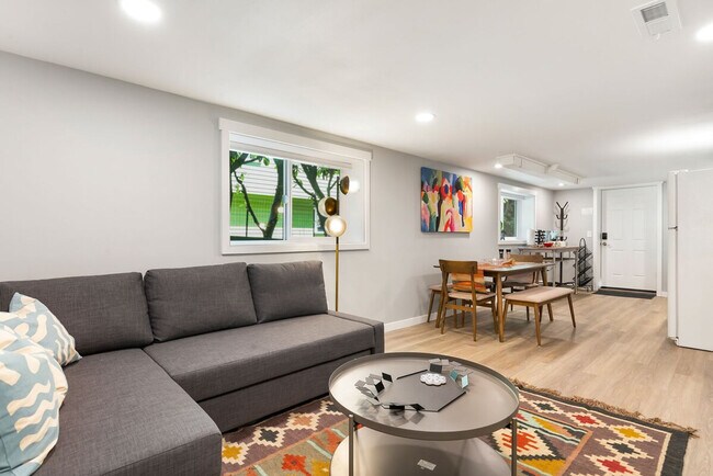 Foto del edificio - 4042 1st Ave NE