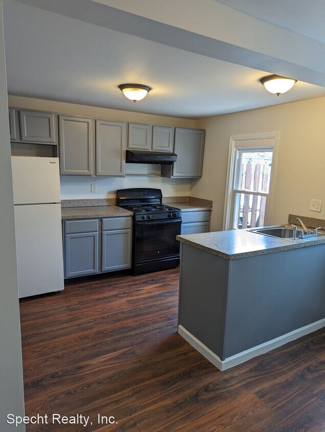 Primary Photo - 3 br, 1.5 bath House - 171 S. Washington S...