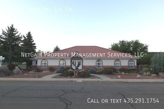 Building Photo - 2211 W Vista Del Sol Dr