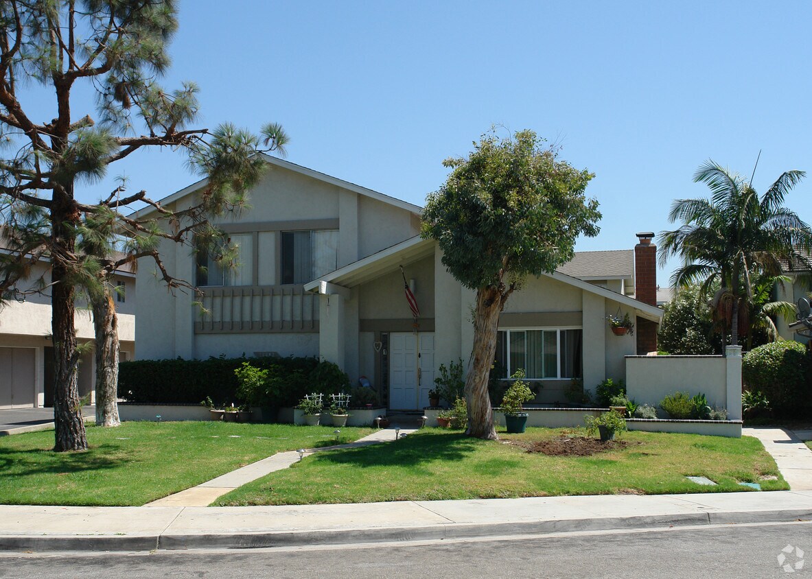 Primary Photo - 16602 Regina Cir