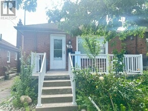 Building Photo - 28 Montcalm Ave