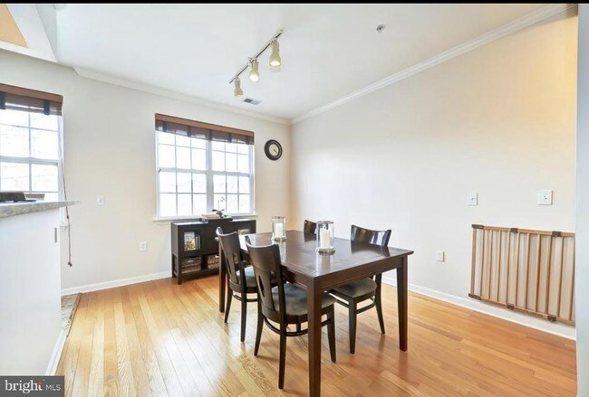 Foto del edificio - 108 Ridgemont Ave