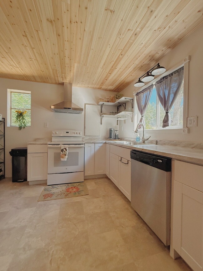 Building Photo - Charming one bedroom Sanford home with gar...
