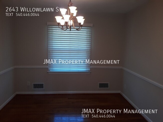 Building Photo - Roanoke County Ranch Ready to be Your Home