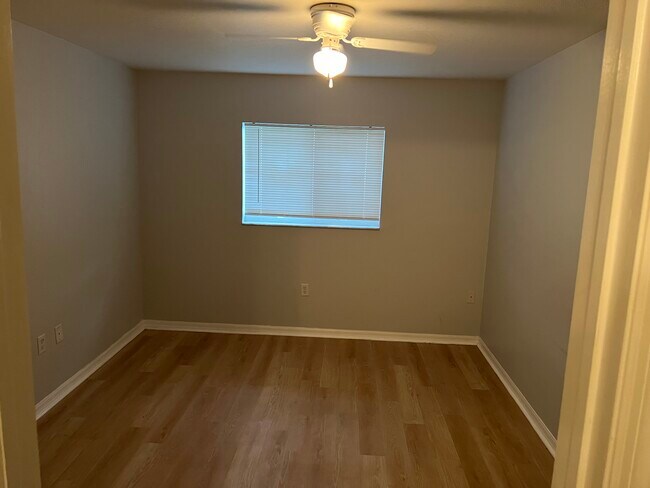Foto del edificio - 4413 27th St SW