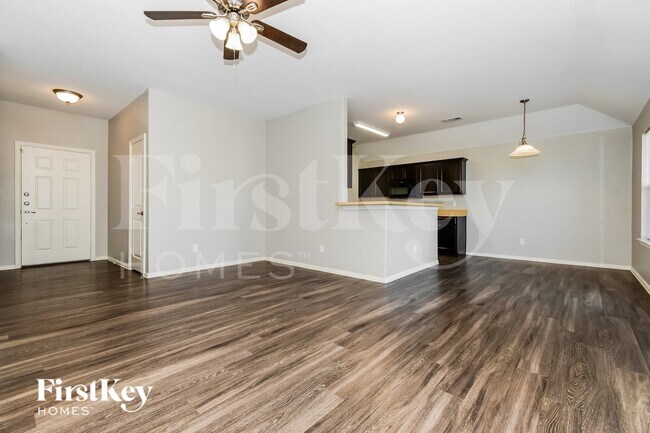 Foto del edificio - 1821 Ridgecrest Dr