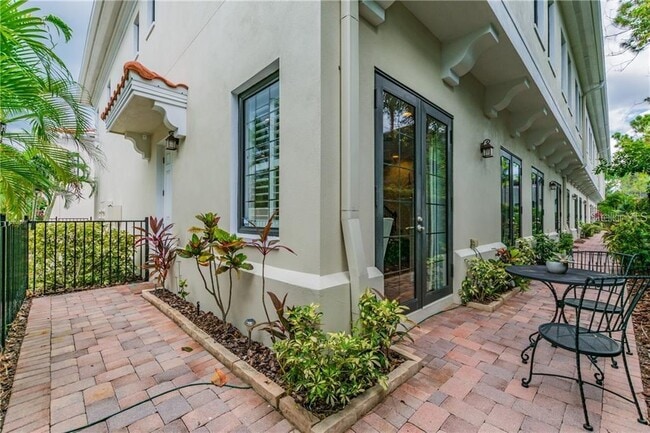 Building Photo - 3814 Villas Del Sol Ct