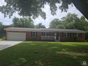 Building Photo - 6222 Vicksburg Dr