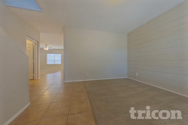 Foto del edificio - 17345 W Watkins St