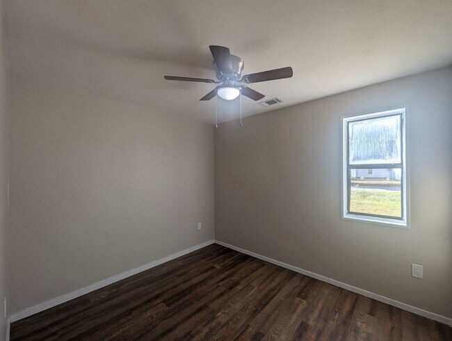 Foto del edificio - Quail Valley 3 Bedroom 2 bathroom