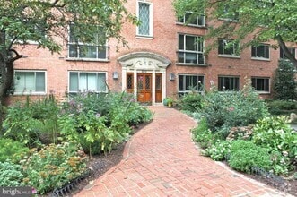 Building Photo - 2711 Ordway St NW