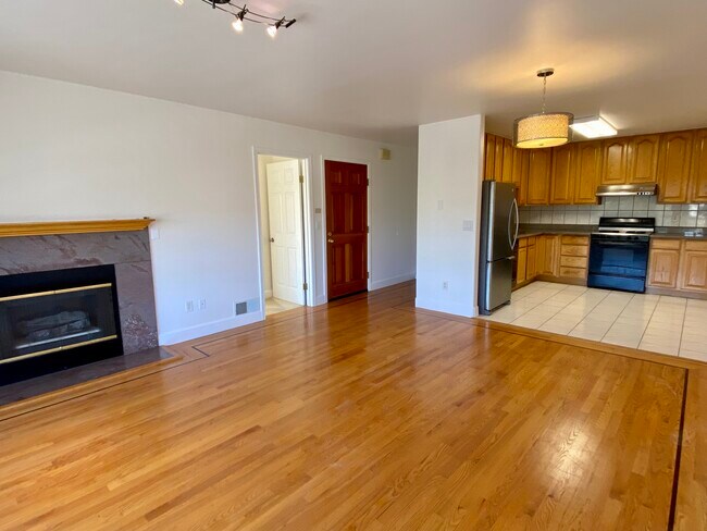 Building Photo - 436 Russia Ave