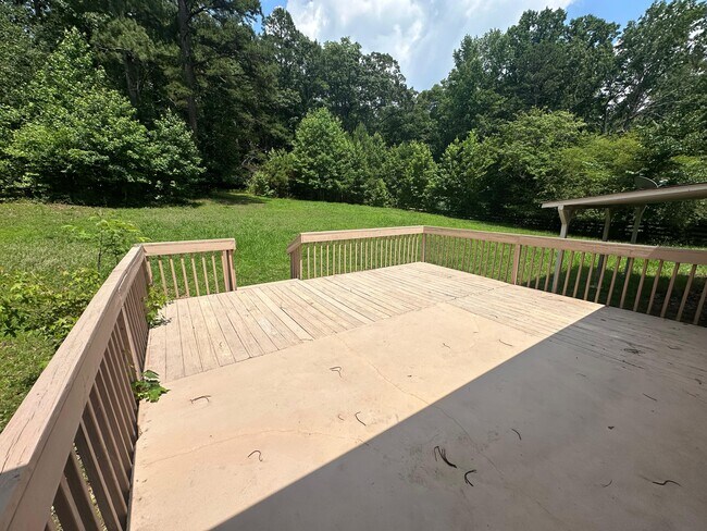 Foto del edificio - 5007 Spring Hill Dr