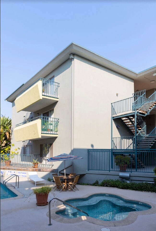 Building Photo - Fox Hills Apartments