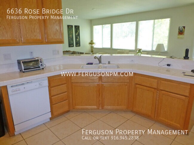 Foto del edificio - Hard to Find Dual Master Bedroom Home With...