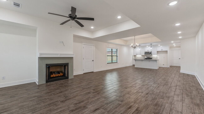 Foto del edificio - 52 Watson Ln