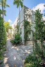 Building Photo - 726 Meridian Ave