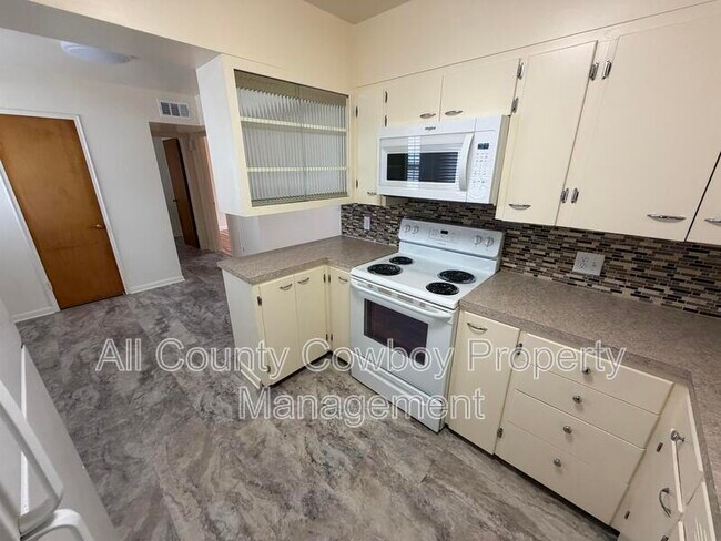 Foto del edificio - 700 W 1st Ave