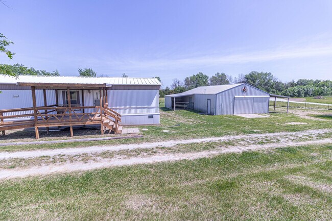 Building Photo - 16950 N Davis Rd